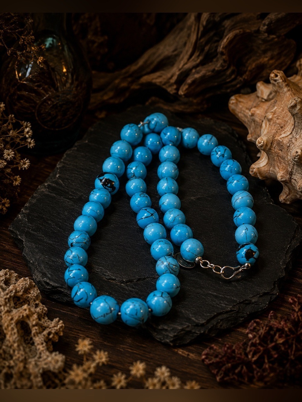 VINTAGE Blue Turquoise Colour Howlite Stone Beaded Necklace w/ Clasp EUC